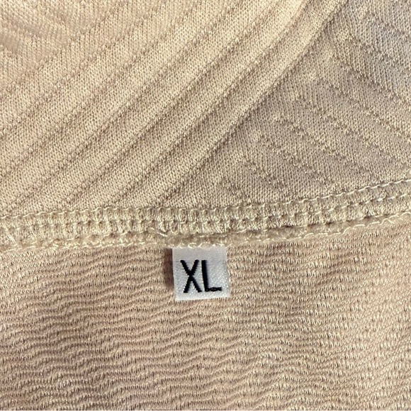 NWOT Women’s Beige Zip-Up Sweater Size XL Textured Long Sleeves Polyester - Picture 5 of 13